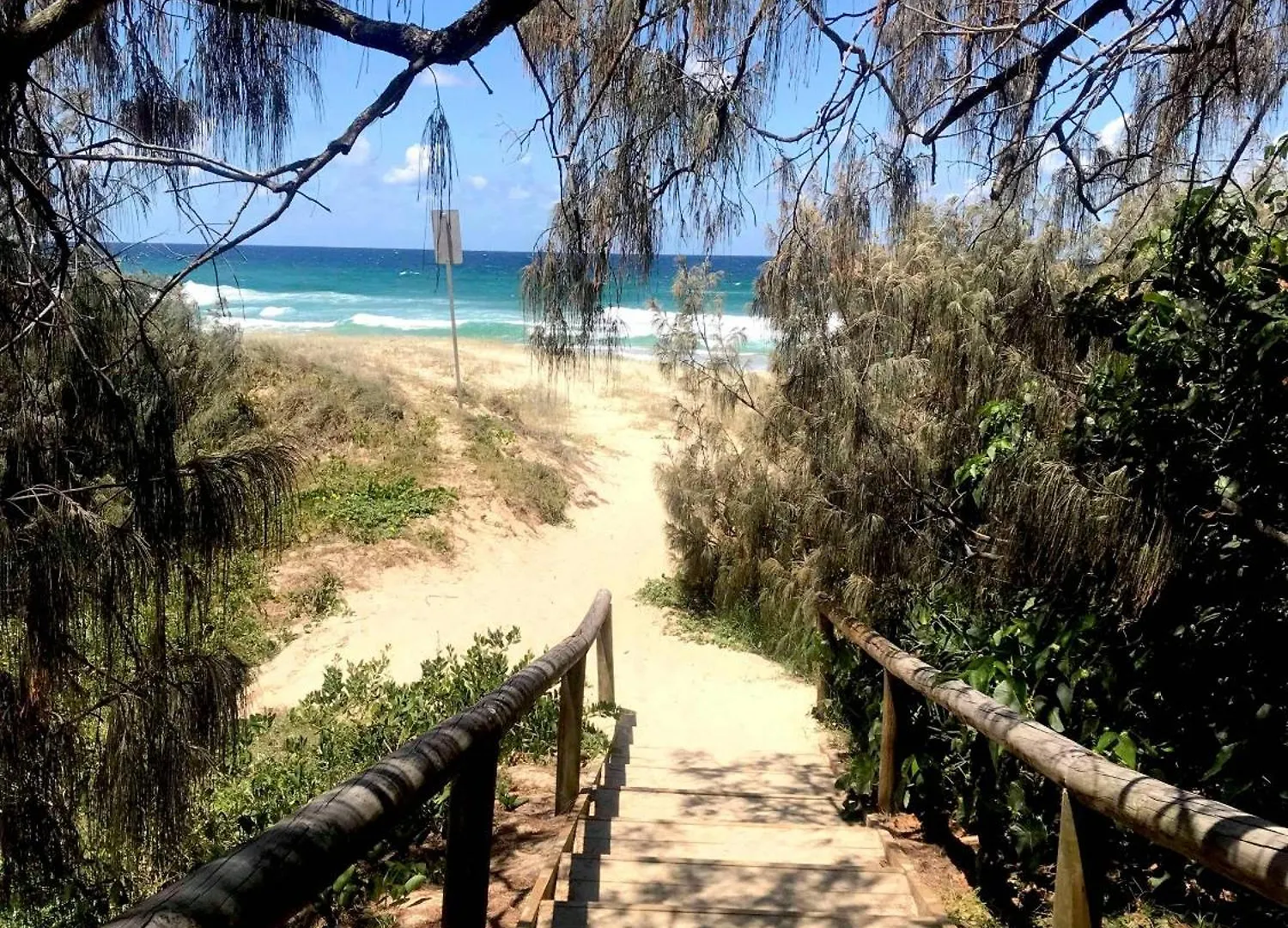 2-Bed Coastal Haven With Pool By Sunshine Beach