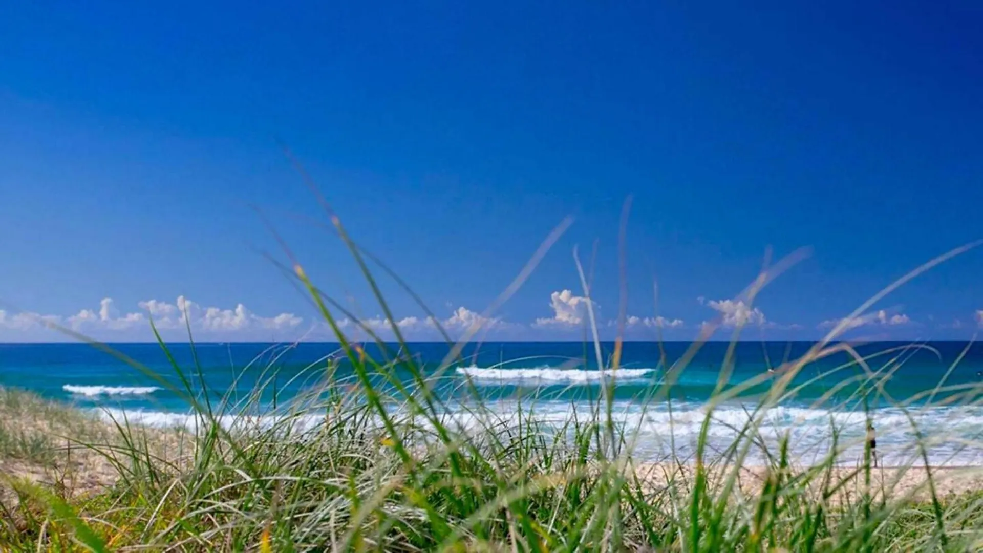 2-Bed Coastal Haven With Pool By Sunshine Beach 0*,  Australia