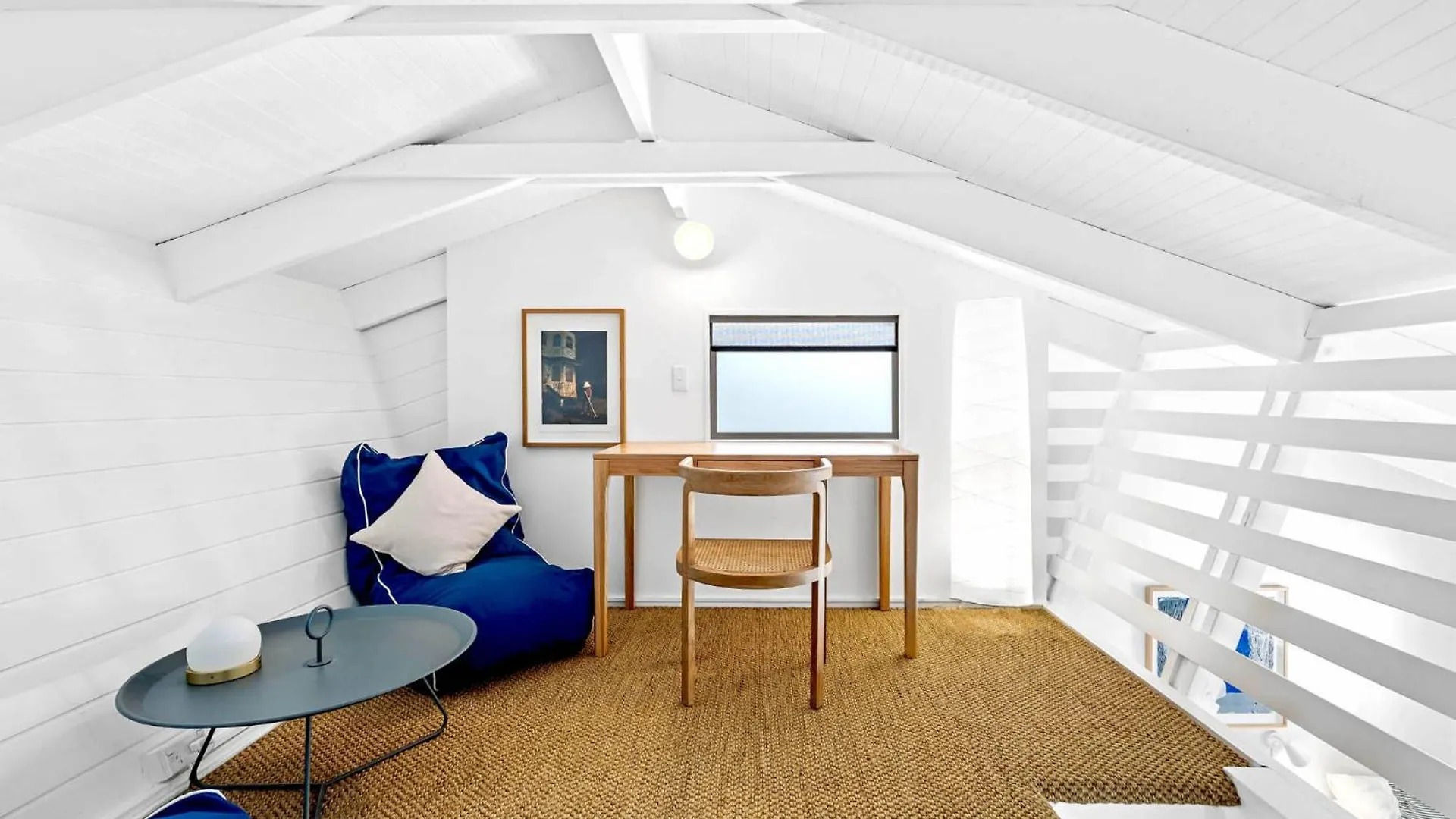 2-Bed Coastal Haven With Pool By Sunshine Beach 0*,
